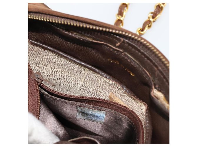 CHANEL Bolsa de Ombro Matelassé com Corrente Camurça Castanho Ouro CC - vista 11