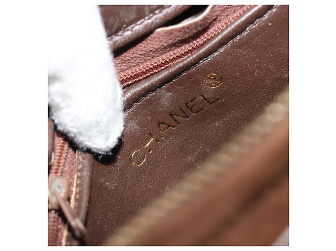 CHANEL Bolsa de Ombro Matelassé com Corrente Camurça Castanho Ouro CC - vista 19