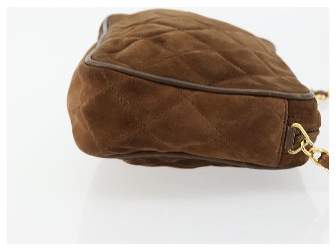 CHANEL Bolsa de Ombro Matelassé com Corrente Camurça Castanho Ouro CC - vista 3