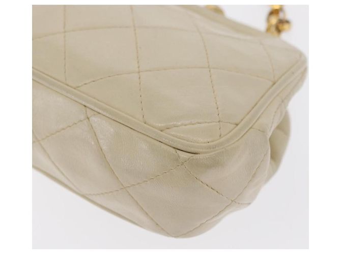 CHANEL Matelasse Chain Shoulder Bag Leather Ivory Gold CC - vista 17