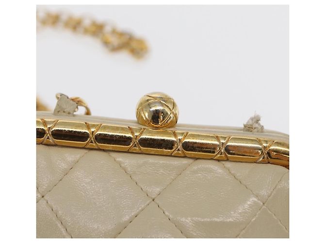 CHANEL Matelasse Chain Shoulder Bag Leather Ivory Gold CC - vista 18