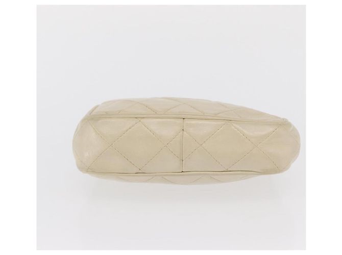 CHANEL Matelasse Chain Shoulder Bag Leather Ivory Gold CC - vista 6