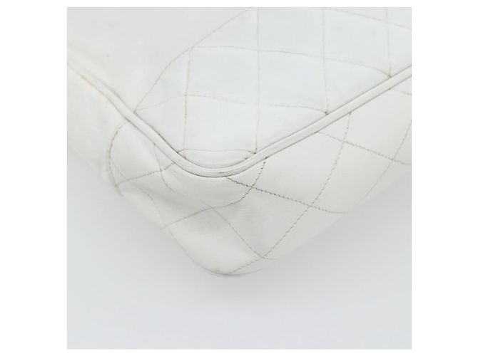 CHANEL Chain Shoulder Bag Leather White Gold CC - vista 15