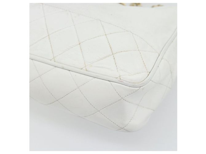 CHANEL Chain Shoulder Bag Leather White Gold CC - vista 16