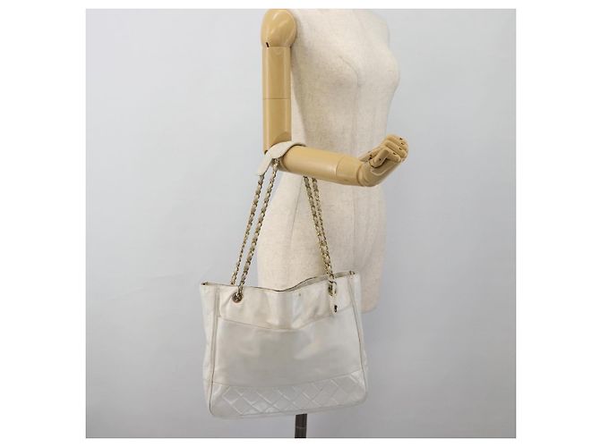 CHANEL Chain Shoulder Bag Leather White Gold CC - vista 23