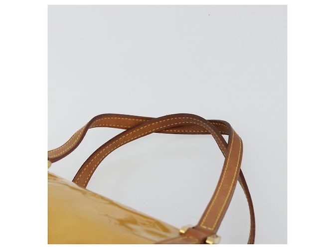 LOUIS VUITTON Bolsa de Mão Bedford Monogram Vernis Bege M91006 LV - vista 5