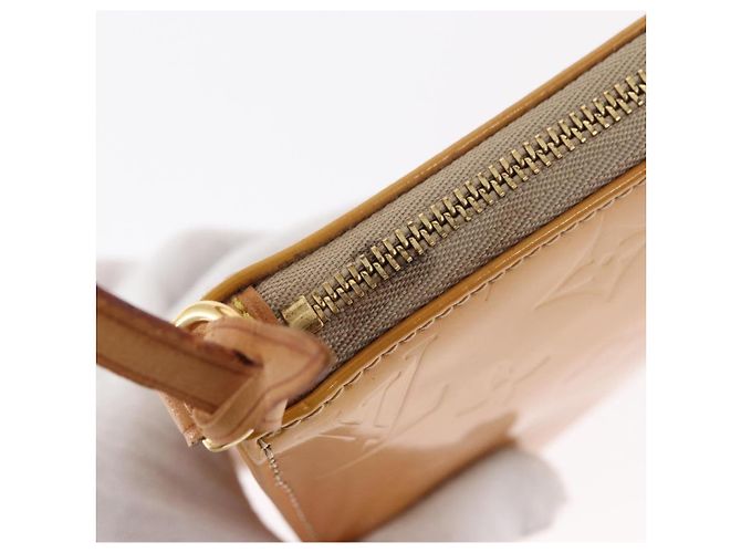 LOUIS VUITTON Monogram Vernis Lexington Pouch Beige M91010 LV - vista 10