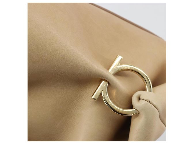 Salvatore Ferragamo Gancini Handtasche Leder Beige Gold - Ansicht 18