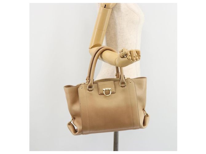 Salvatore Ferragamo Gancini Handtasche Leder Beige Gold - Ansicht 28
