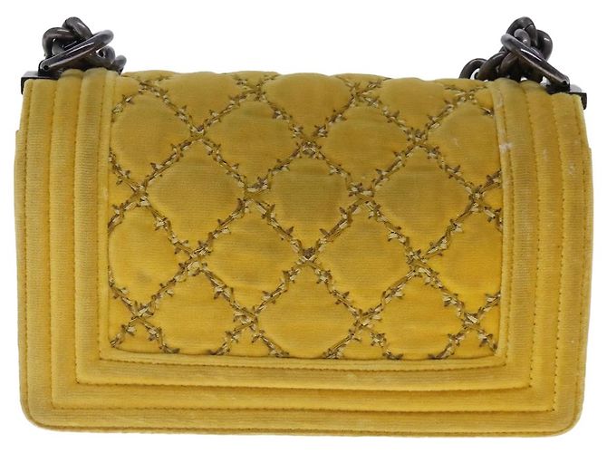 CHANEL Matelasse 20 Chain Boy Chanel Shoulder Bag Velor Yellow CC - vista 2