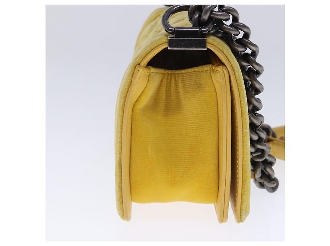 CHANEL Matelasse 20 Chain Boy Chanel Shoulder Bag Velor Yellow CC - vista 3
