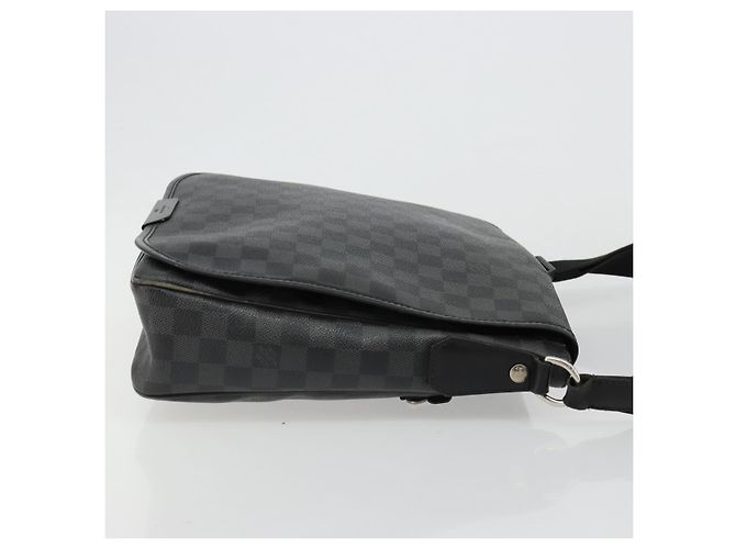 LOUIS VUITTON Damier Graphite Daniel MM Shoulder Bag N58029 LV - vista 3