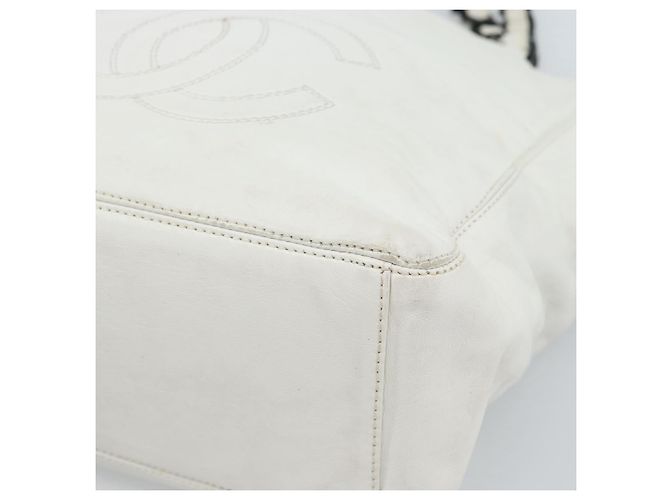 CHANEL Chain Tote Bag aus Lammleder Weiß CC - Ansicht 9