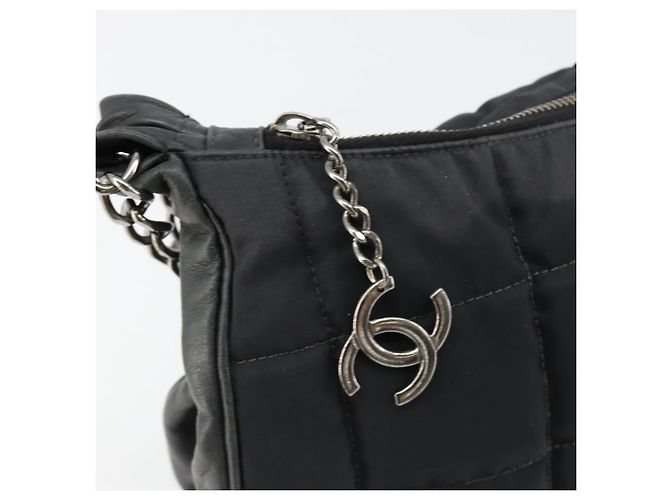 CHANEL Bolsa de Ombro Choco Bar com Corrente Nylon Preto Prata CC - vista 11
