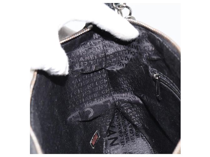 CHANEL Bolsa de Ombro Choco Bar com Corrente Nylon Preto Prata CC - vista 22