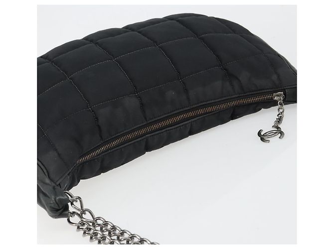 CHANEL Bolsa de Ombro Choco Bar com Corrente Nylon Preto Prata CC - vista 5