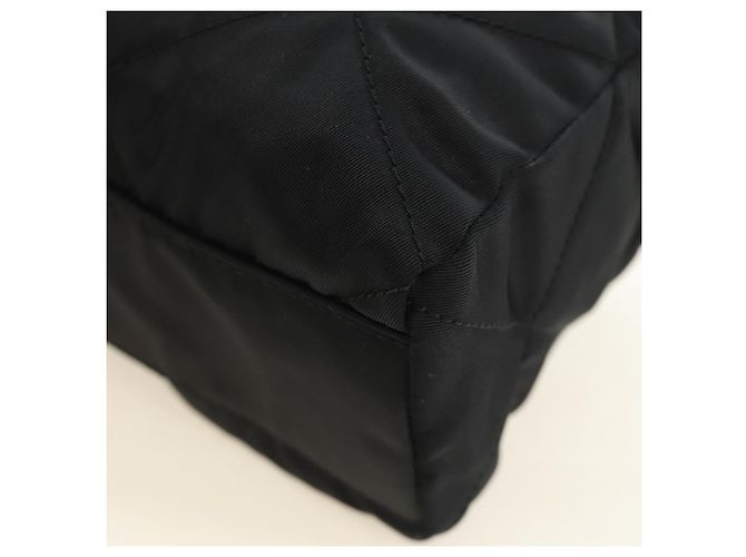 PRADA Chain Tote Bag Nylon Black Gold - vista 17