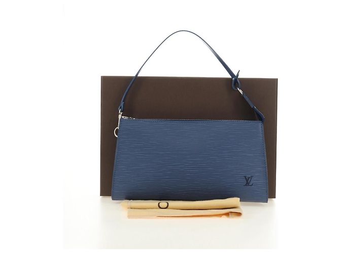 LOUIS VUITTON Epi Pochette Accessoires Pouch Blue M52945 LV - vista 12