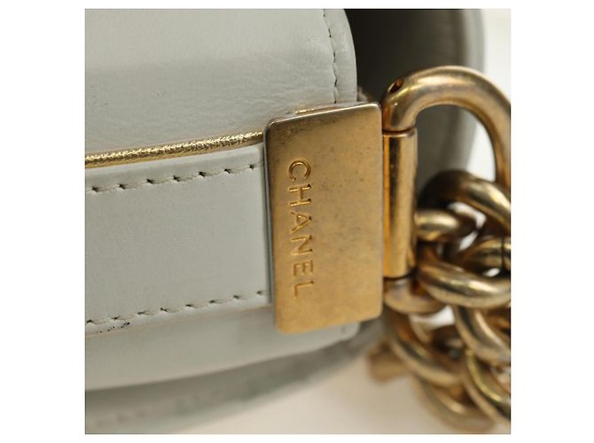 CHANEL Chain Boy Chanel Shoulder Bag Leather White Gold CC - vista 16