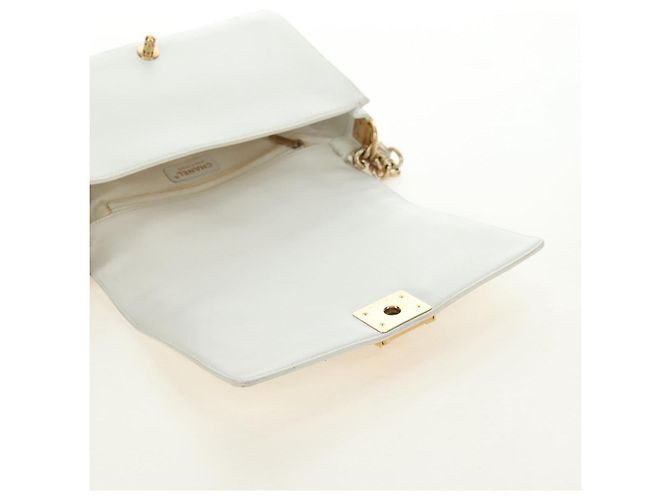 CHANEL Chain Boy Chanel Shoulder Bag Leather White Gold CC - vista 18