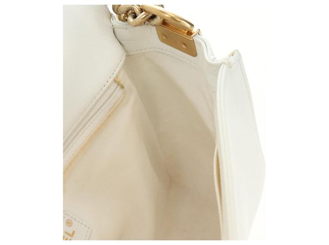 CHANEL Chain Boy Chanel Shoulder Bag Leather White Gold CC - vista 22