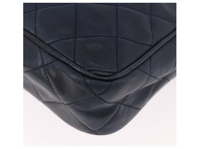 CHANEL Matelasse Chain Shoulder Bag Lamb Skin Navy Gold CC - vista 10