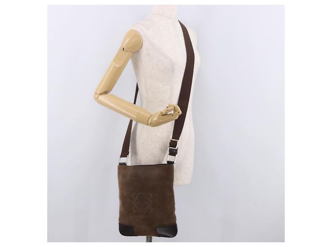 LOEWE Anagram Shoulder Bag Suede Brown Silver - vista 21