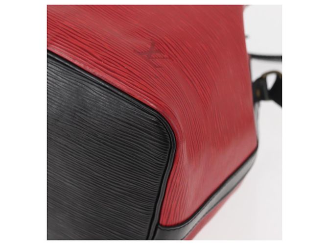 LOUIS VUITTON Epi Petit Noe Shoulder Bag Bicolor Black Red M44172 - vista 14