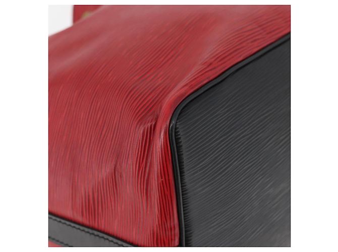 LOUIS VUITTON Epi Petit Noe Shoulder Bag Bicolor Black Red M44172 - vista 15