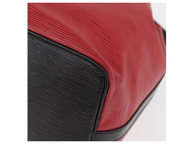 LOUIS VUITTON Epi Petit Noe Shoulder Bag Bicolor Black Red M44172 - vista 16