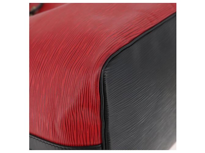 LOUIS VUITTON Epi Petit Noe Shoulder Bag Bicolor Black Red M44172 - vista 9