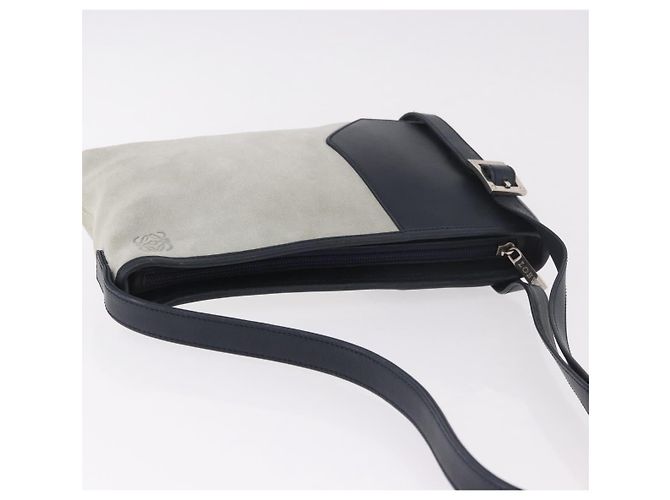 LOEWE Anagram Shoulder Bag Suede Leather Gray Silver - vista 6