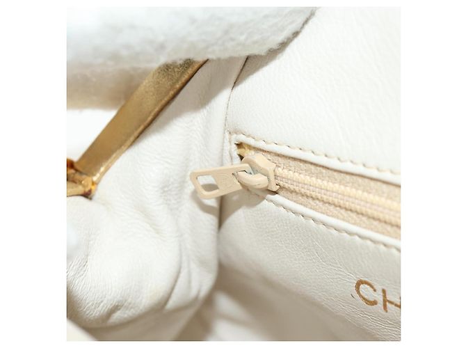CHANEL Schultertasche mit Kette aus Leder Gold CC - Ansicht 24