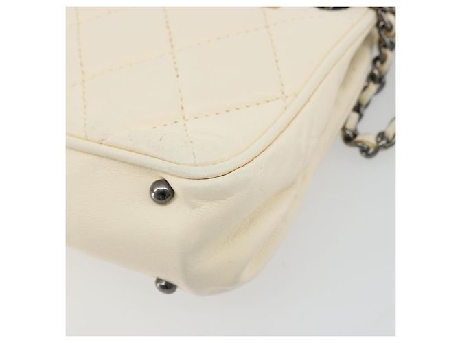 CHANEL Choco Bar Chain Shoulder Bag Lamb Skin White Silver CC - vista 17