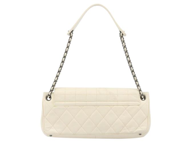 CHANEL Choco Bar Chain Shoulder Bag Lamb Skin White Silver CC - vista 2