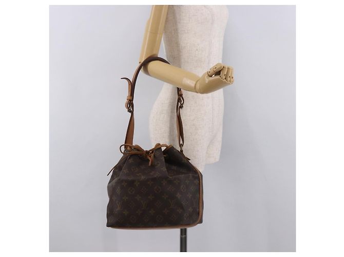 LOUIS VUITTON Monogram Petit Noe Shoulder Bag M42226 LV - vista 21