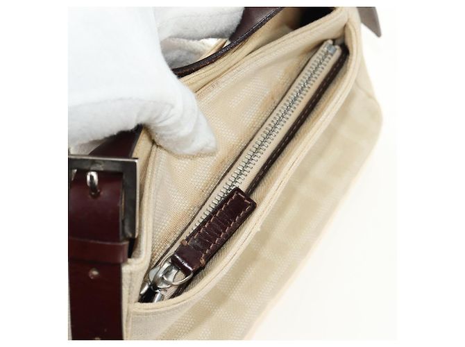 FENDI Zucca Canvas Mamma Baguette Shoulder Bag White Silver - vista 24