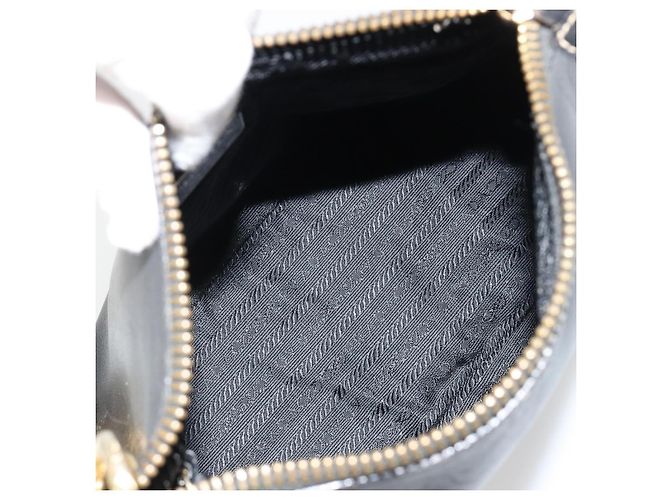 PRADA Chain Shoulder Bag Leather Black Gold - vista 17