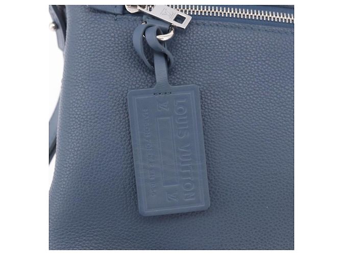 LOUIS VUITTON Takeoff Pouch Cowhide leather Blue Atlantic M82813 - vista 17