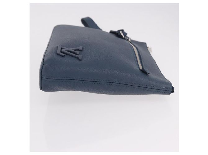LOUIS VUITTON Takeoff Pouch Cowhide leather Blue Atlantic M82813 - vista 3