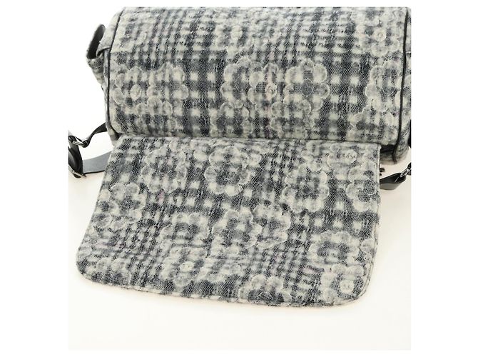 CHANEL Camelia 2.55 Chain Shoulder Bag Wool Tweed White Black CC - vista 16