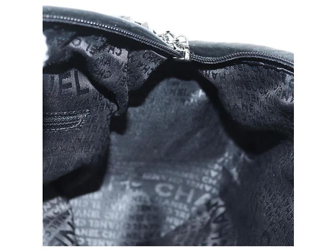 CHANEL Camelia 2.55 Chain Shoulder Bag Wool Tweed White Black CC - vista 24