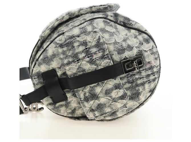 CHANEL Camelia 2.55 Chain Shoulder Bag Wool Tweed White Black CC - vista 4
