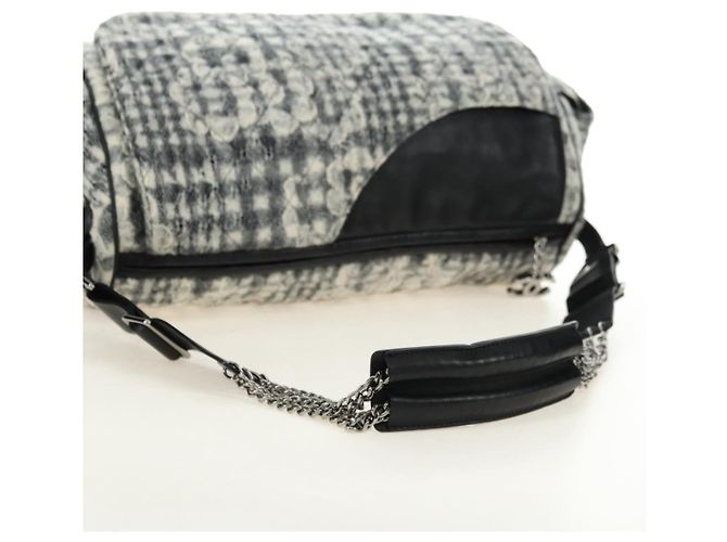 CHANEL Camelia 2.55 Chain Shoulder Bag Wool Tweed White Black CC - vista 7