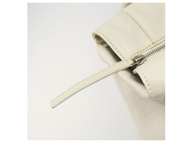 Borsa a mano CHANEL V Stitch in pelle di agnello bianca e argento con logo CC, codice BA13606V - vista 2