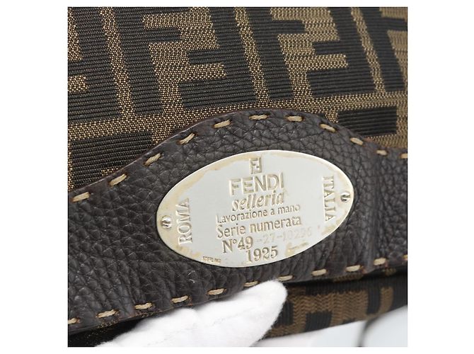 FENDI Zucca Canvas Shoulder Bag Black Brown Silver - vista 17