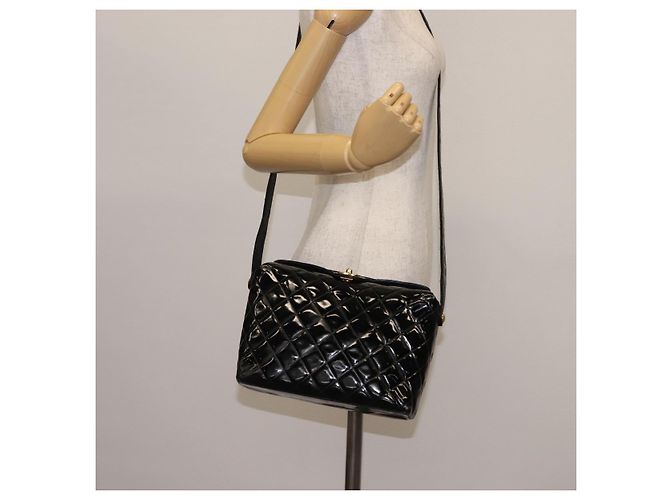 CHANEL Matelasse Shoulder Bag Patent leather Black Gold CC - vista 23