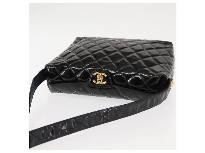CHANEL Matelasse Shoulder Bag Patent leather Black Gold CC - vista 6