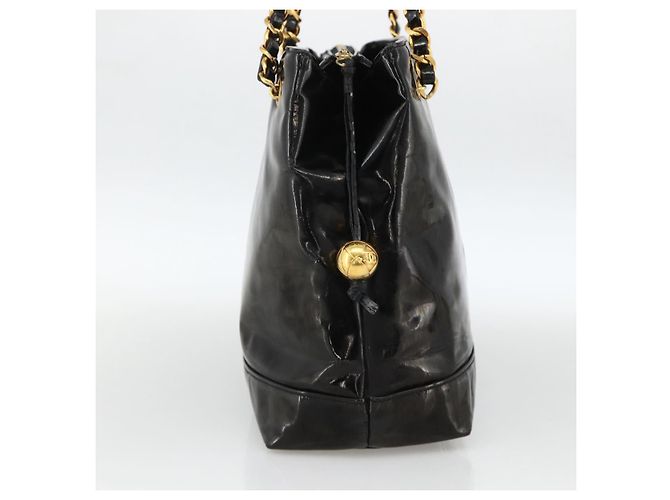 CHANEL Chain Tote Bag Patent Leather Black Gold CC - vista 3