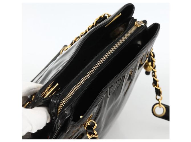 CHANEL Chain Tote Bag Patent Leather Black Gold CC - vista 6